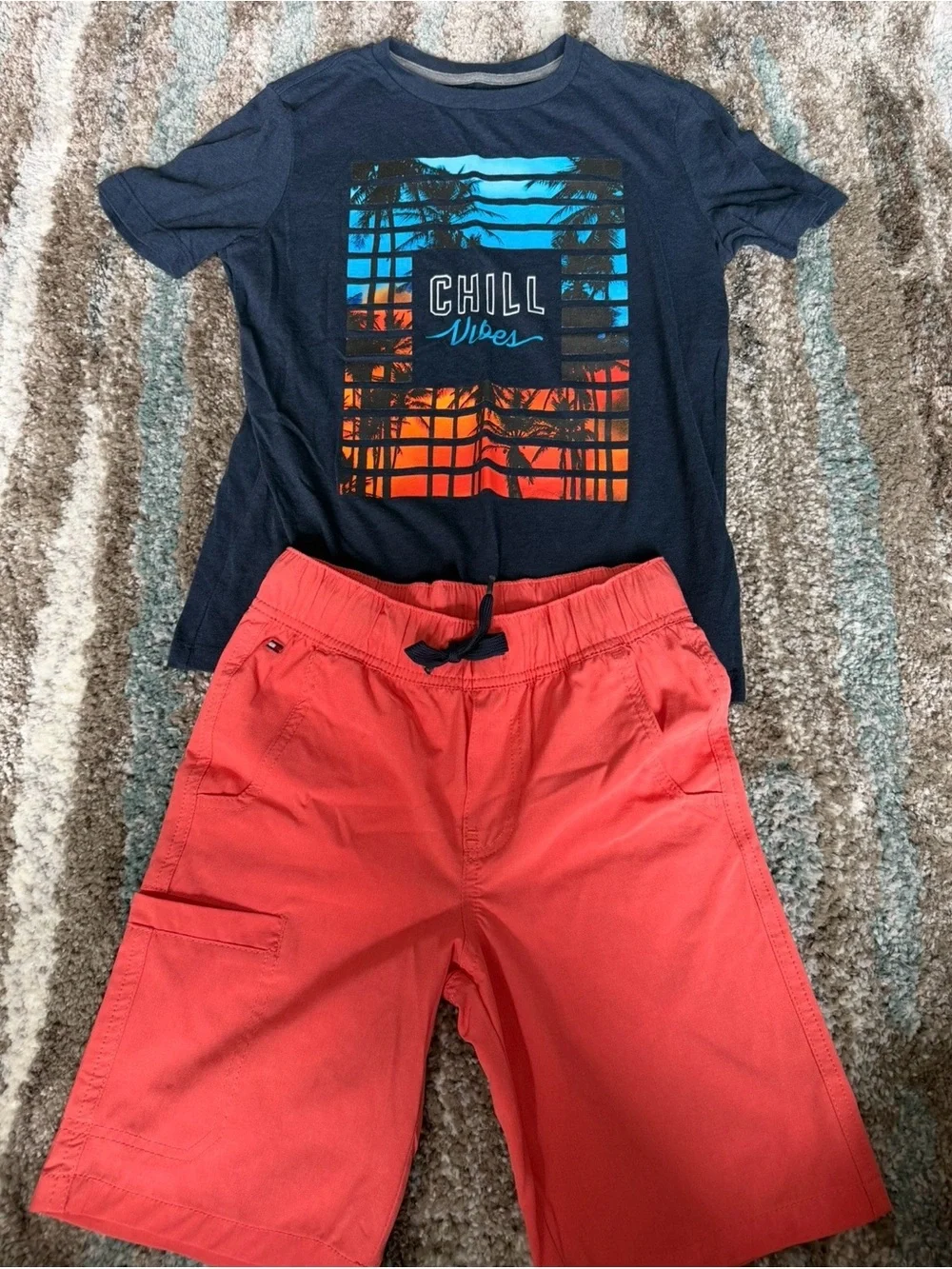 old navy Chill Vibes Graphic Tee size L 10-12 Tommy Hilfiger Shorts coral S 8/10